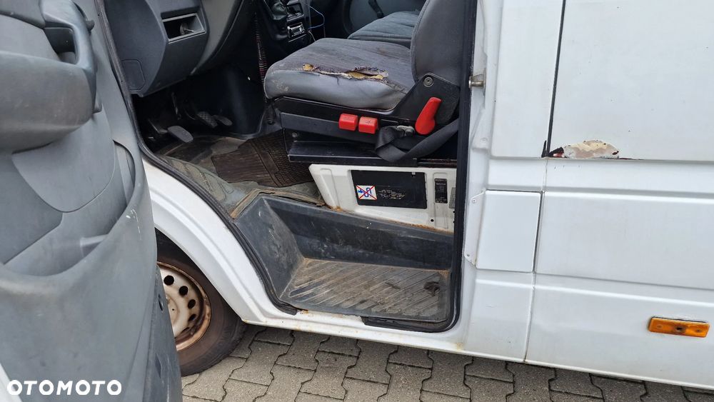 Mercedes-Benz Sprinter - 12