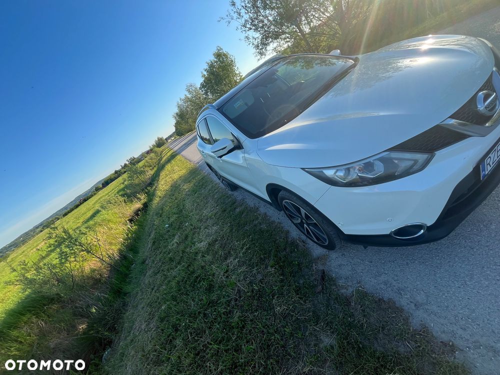 Nissan Qashqai 1.6 DCi 4x4 Tekna - 4