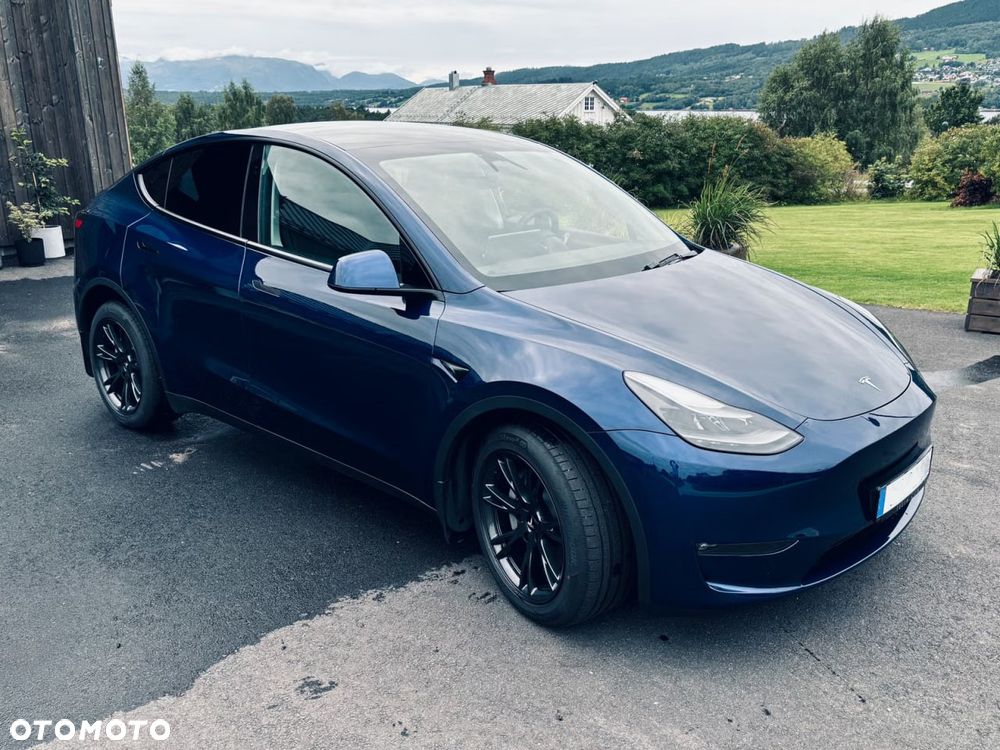 Tesla Model Y Long Range Dual Motor AWD - 1