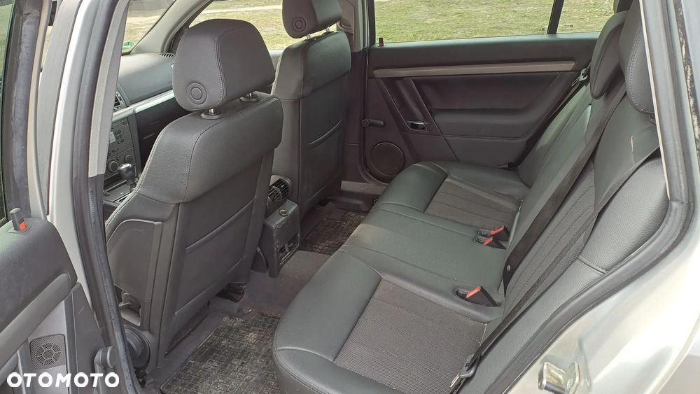 Opel Vectra 1.9 CDTI DPF Cosmo - 6