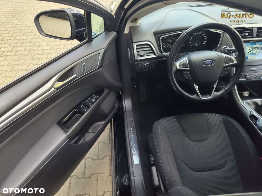 Ford Mondeo - 36
