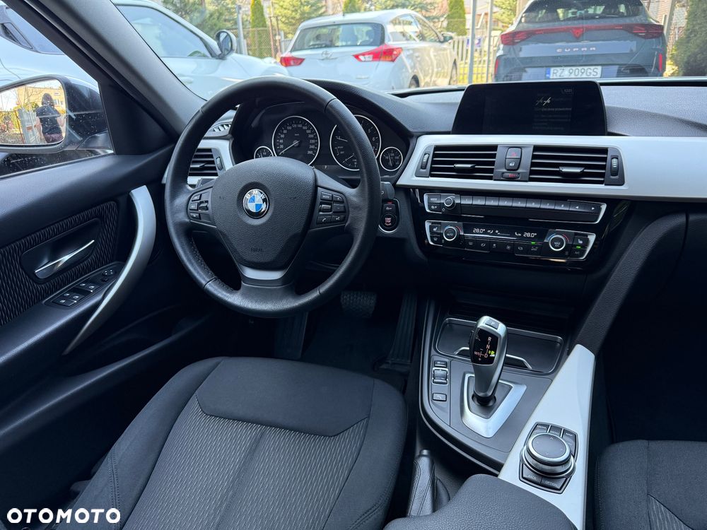 BMW Seria 3 318i Advantage - 4