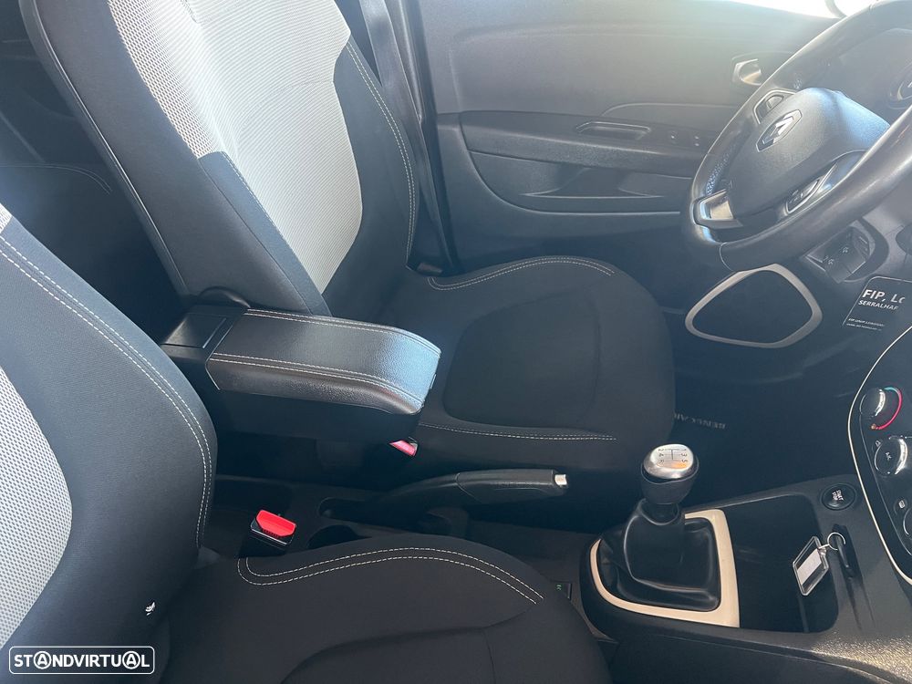 Renault Captur 0.9 TCE Exclusive - 5