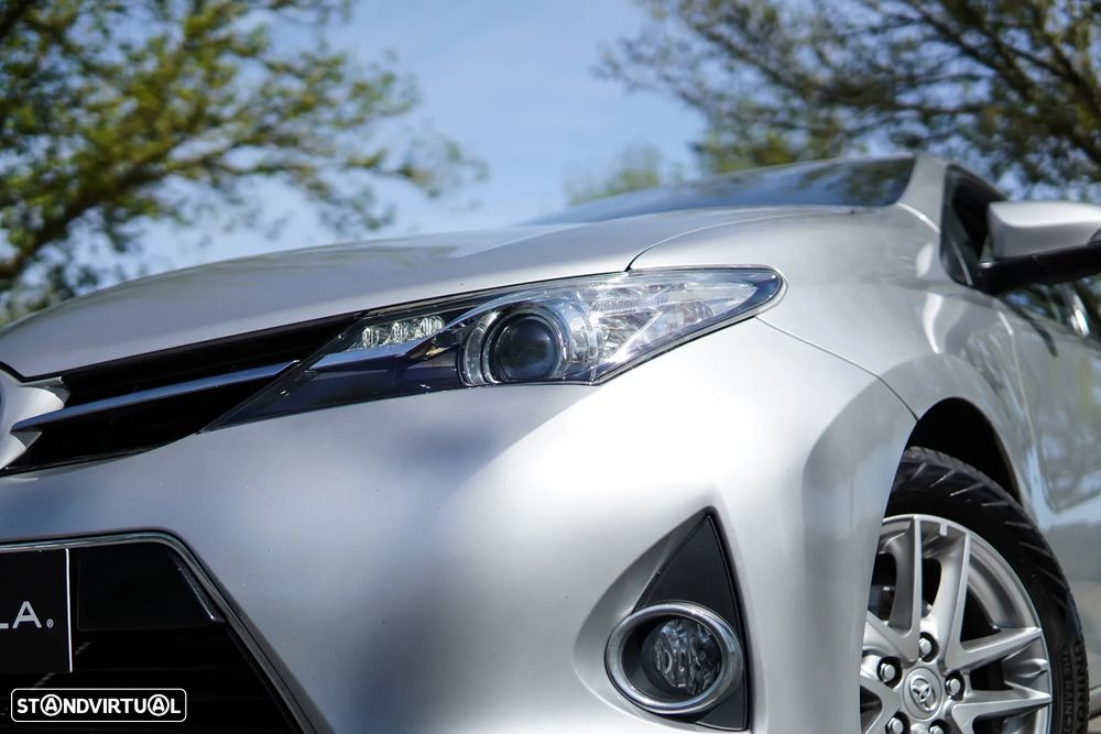 Toyota Auris 1.4 D-4D Exclusive+P.Sport - 6