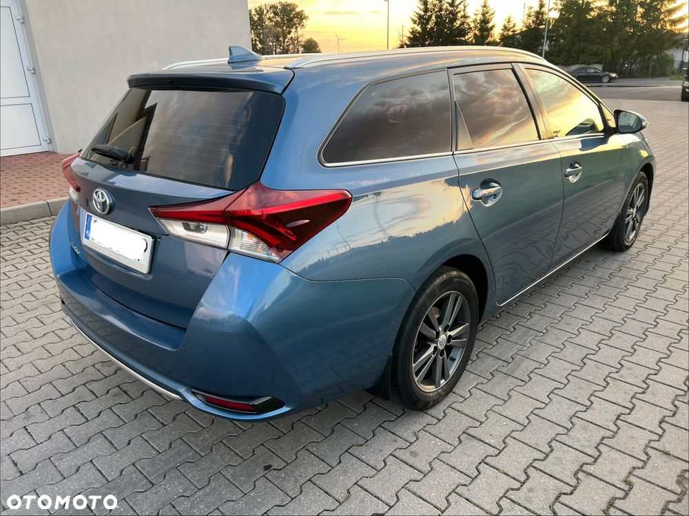 Toyota Auris - 4