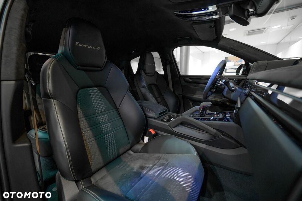 Porsche Cayenne Turbo GT - 17