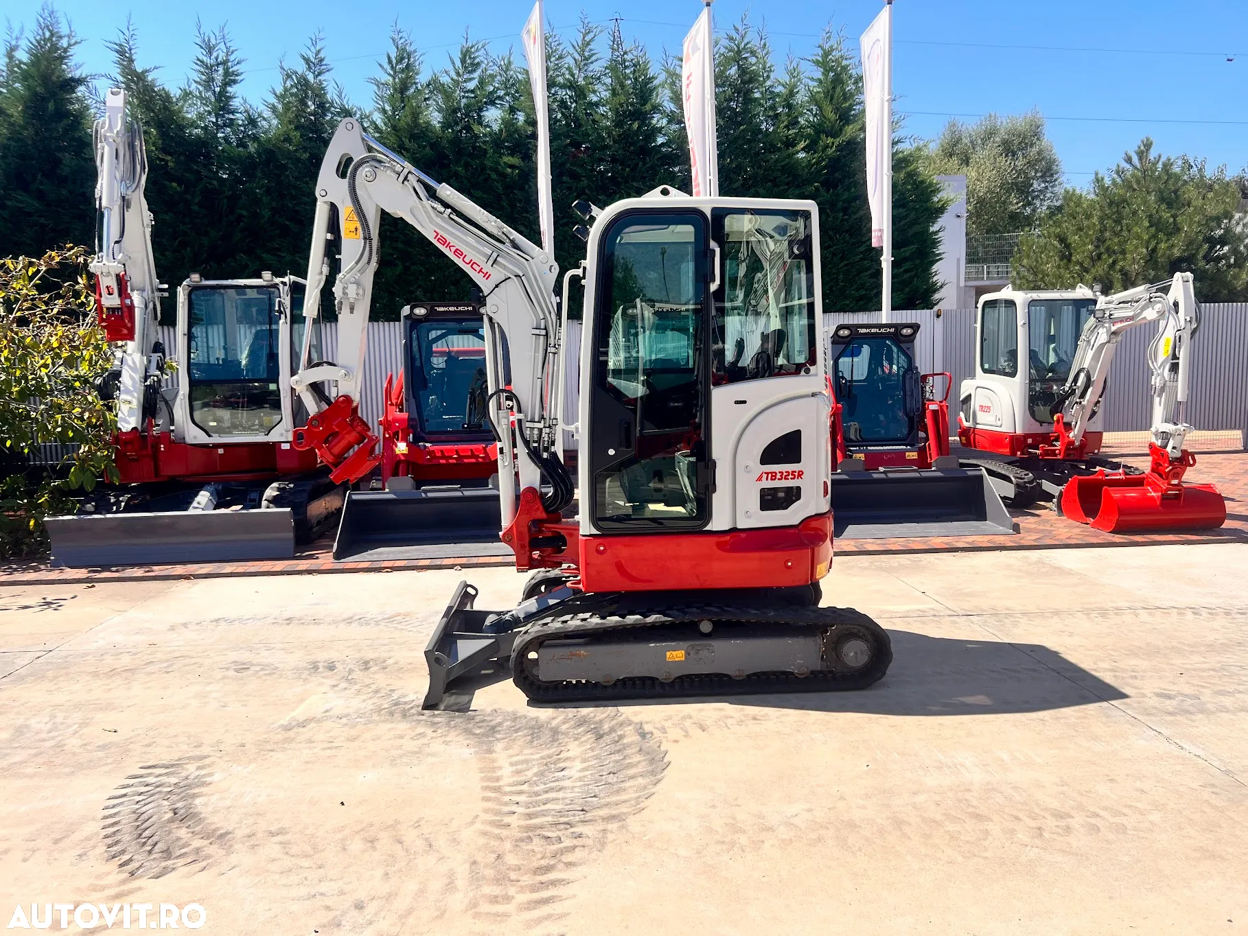 Takeuchi Tb 325 R - 2