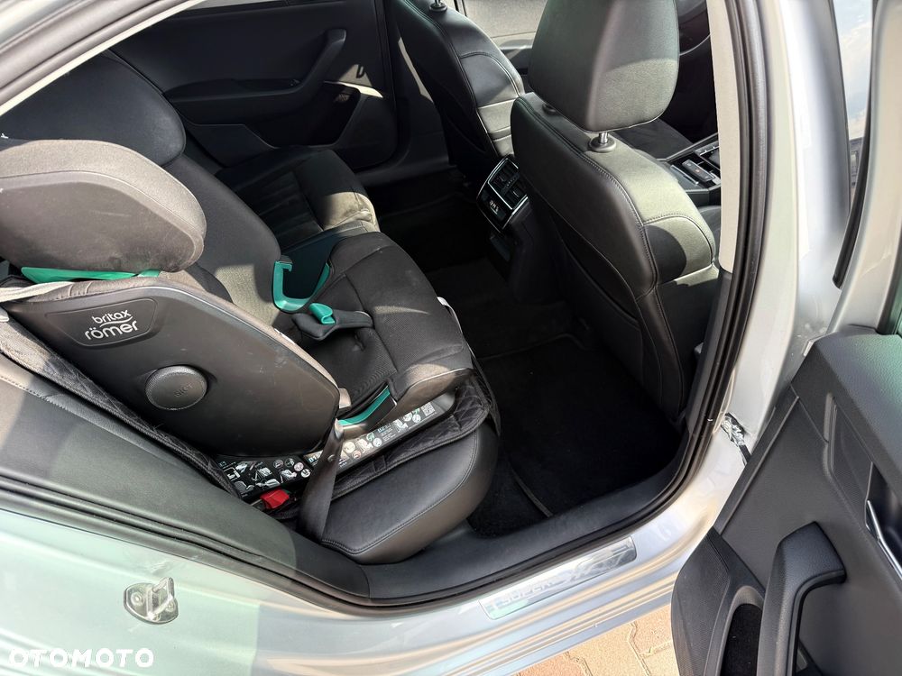 Skoda Superb 2.0 TDI Ambition DSG - 14