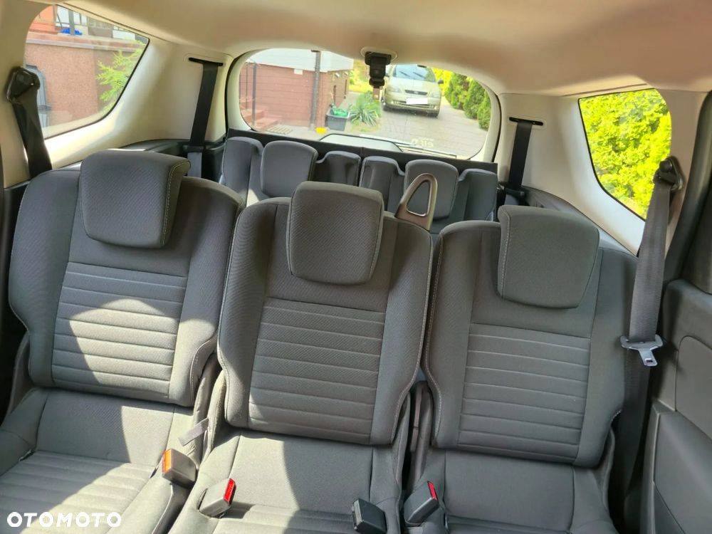 Renault Grand Scenic - 12
