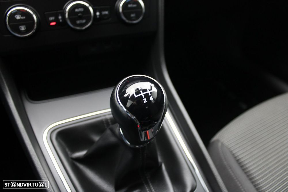 SEAT Leon ST 1.6 TDI Style S/S — fotografia 19