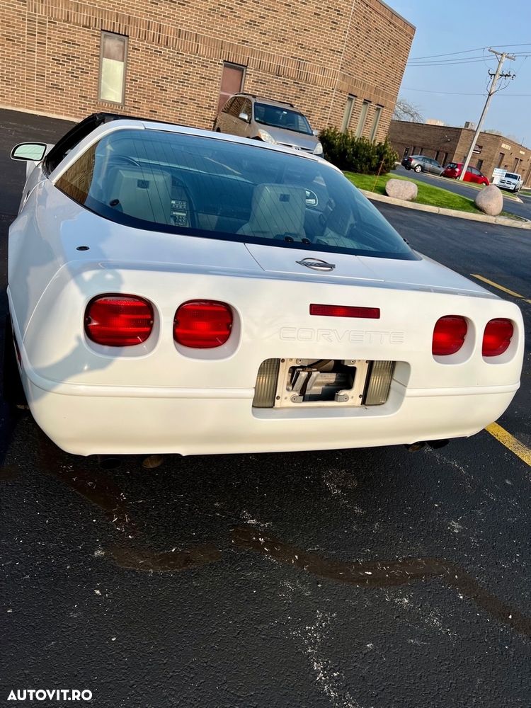 Chevrolet Corvette - 16