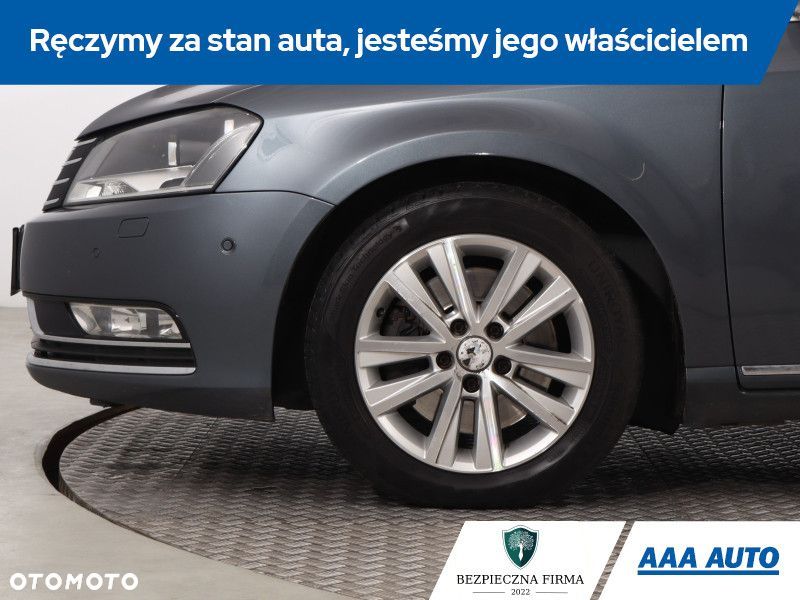 Volkswagen Passat - 16