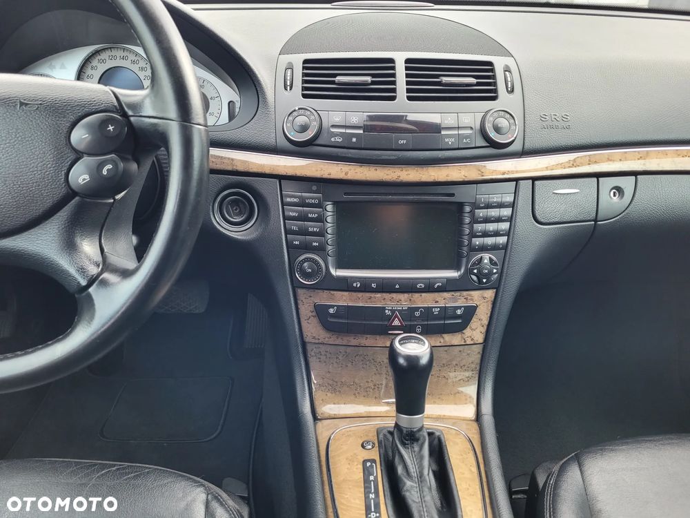 Mercedes-Benz Klasa E 320 CDI 7G-TRONIC Avantgarde BusinessEDITION - 21