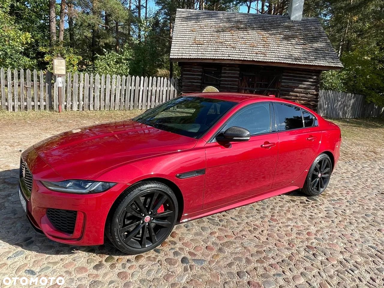 Jaguar XE 2.0 P300 AWD R-Dynamic SE - 1