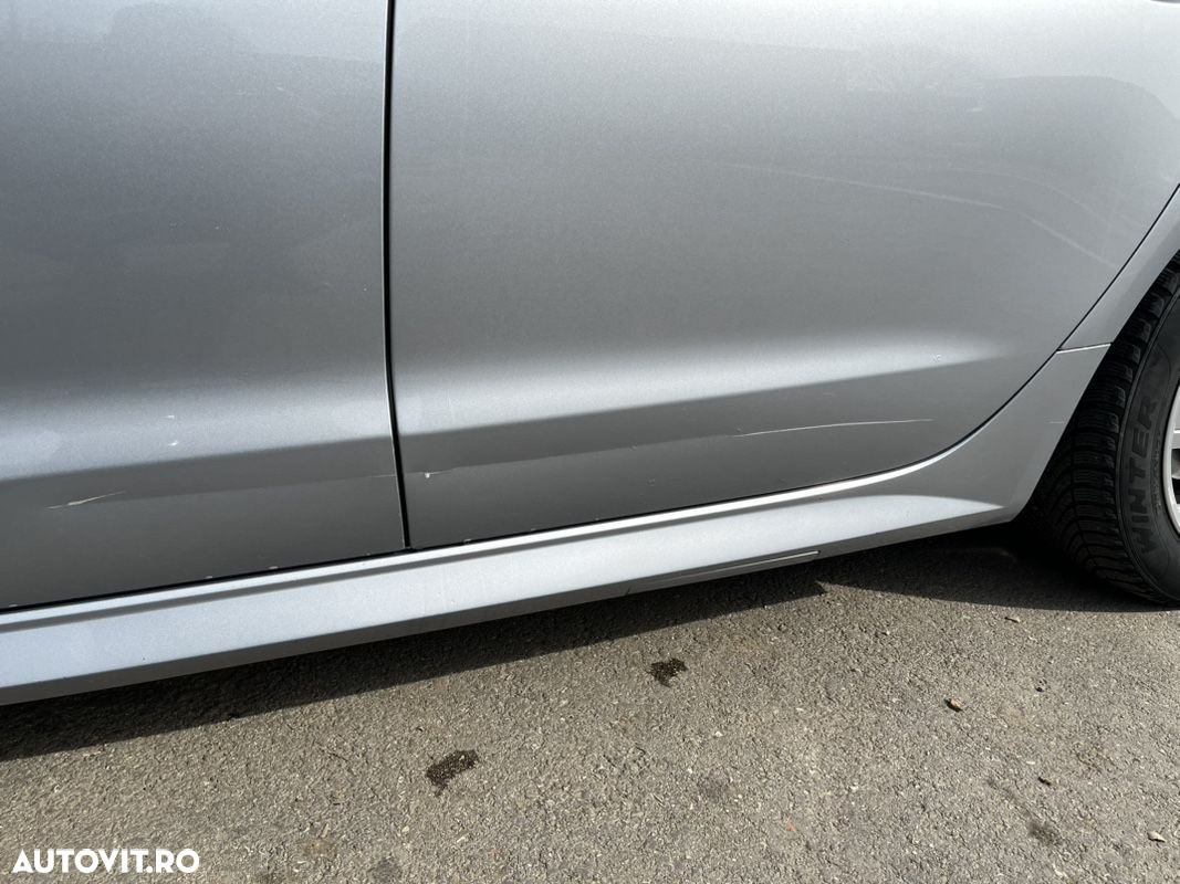 Audi A6 Avant 2.0 TDI quattro S tronic - 32