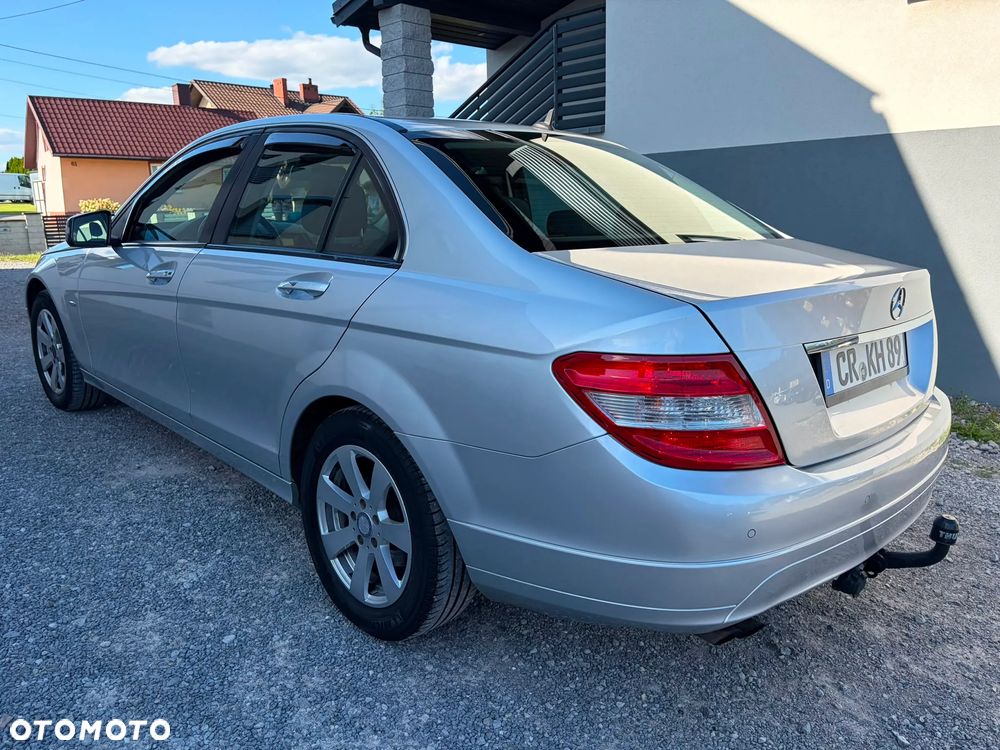 Mercedes-Benz Klasa C 180 Kompressor BlueEFFICIENCY - 22