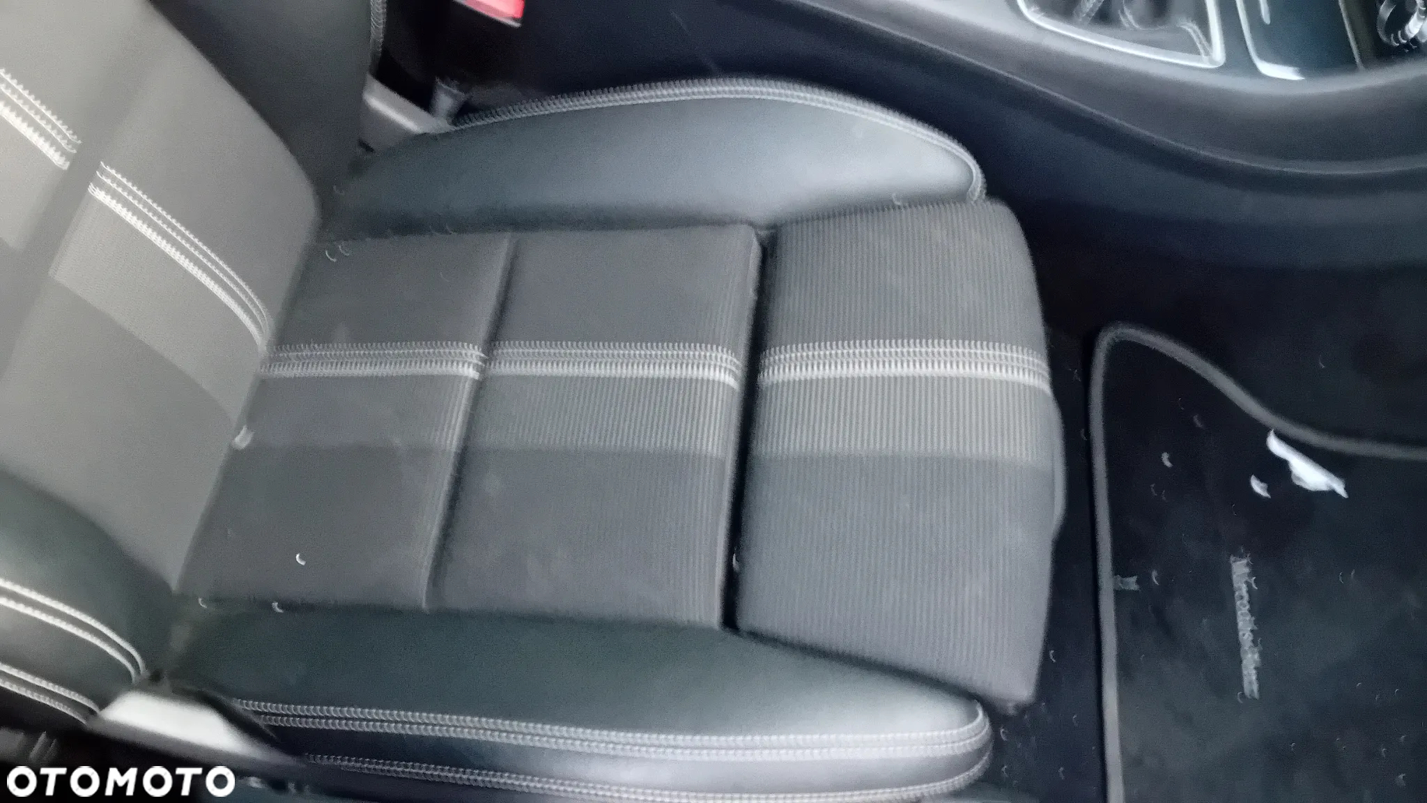 Mercedes-Benz GLA - 15