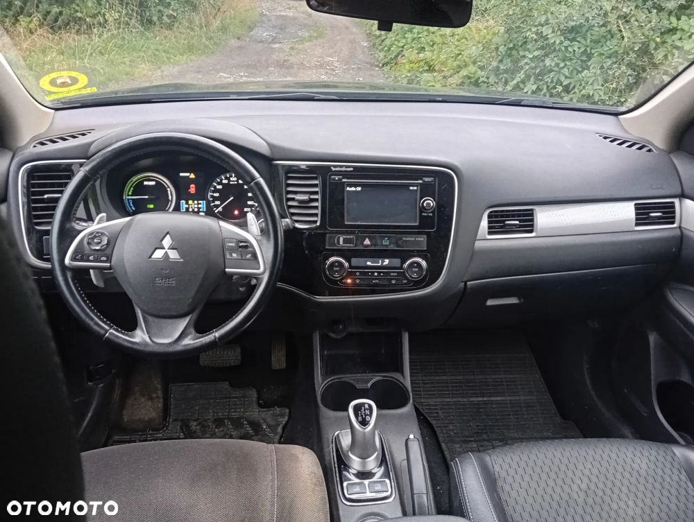Mitsubishi Outlander Intense + - 3