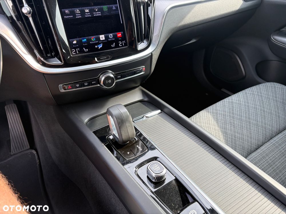 Volvo V60 B3 B Momentum Core - 23