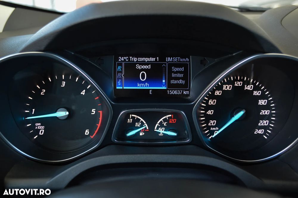 Ford Kuga 2.0 TDCi 2x4 Black & Silver - 11