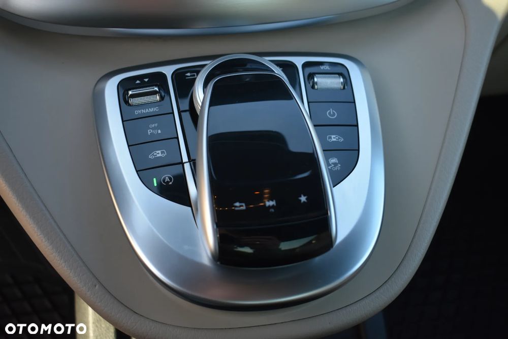 Mercedes-Benz Klasa V 300 d 4-Matic Exclusive 9G-Tronic (d³ugi) - 20