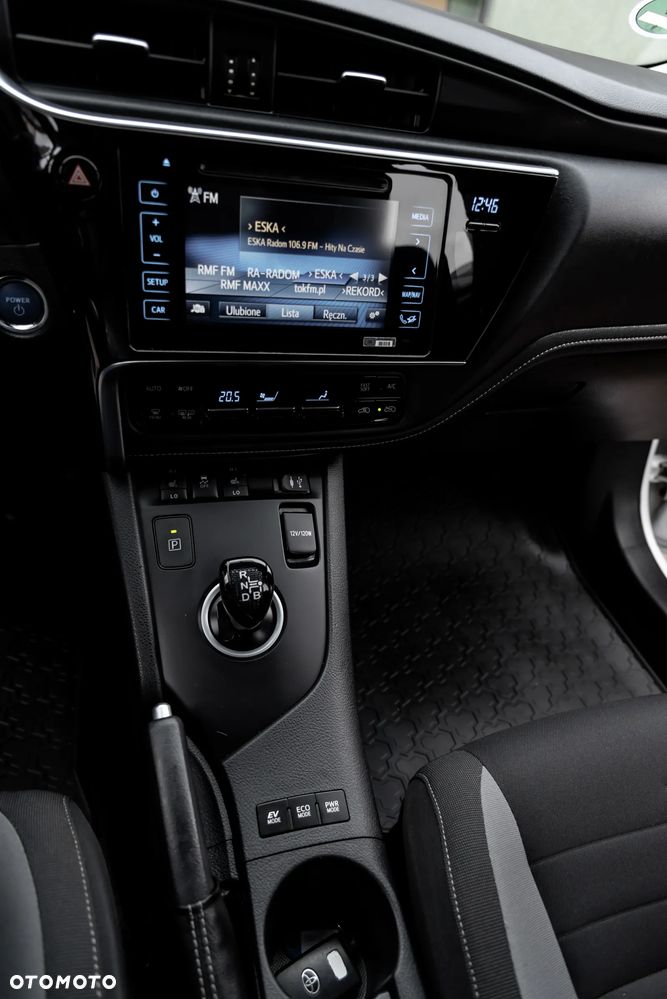 Toyota Auris 1.8 HSD Luna - 33