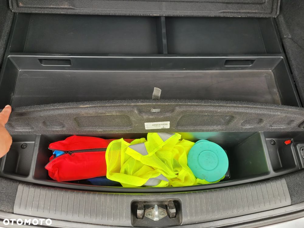 Hyundai i30 i30cw 1.6 Fifa World Cup Edition - 25