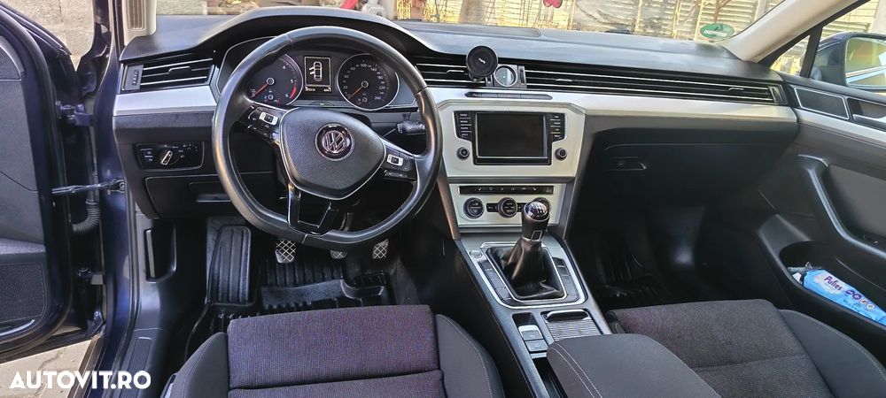 Volkswagen Passat 1.6 TDI (BlueMotion Technology) Comfortline - 17
