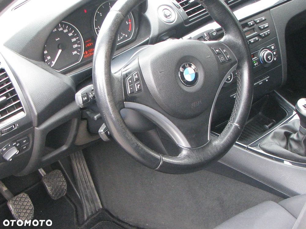 BMW Seria 1 118d DPF - 14
