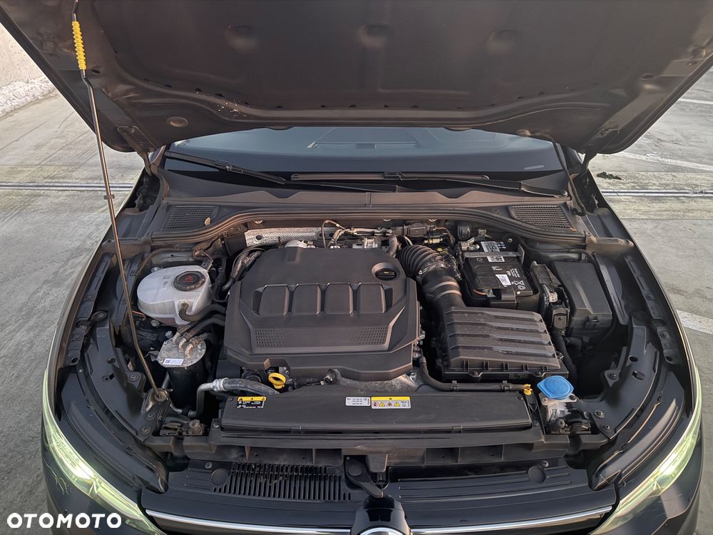 Volkswagen Golf - 22