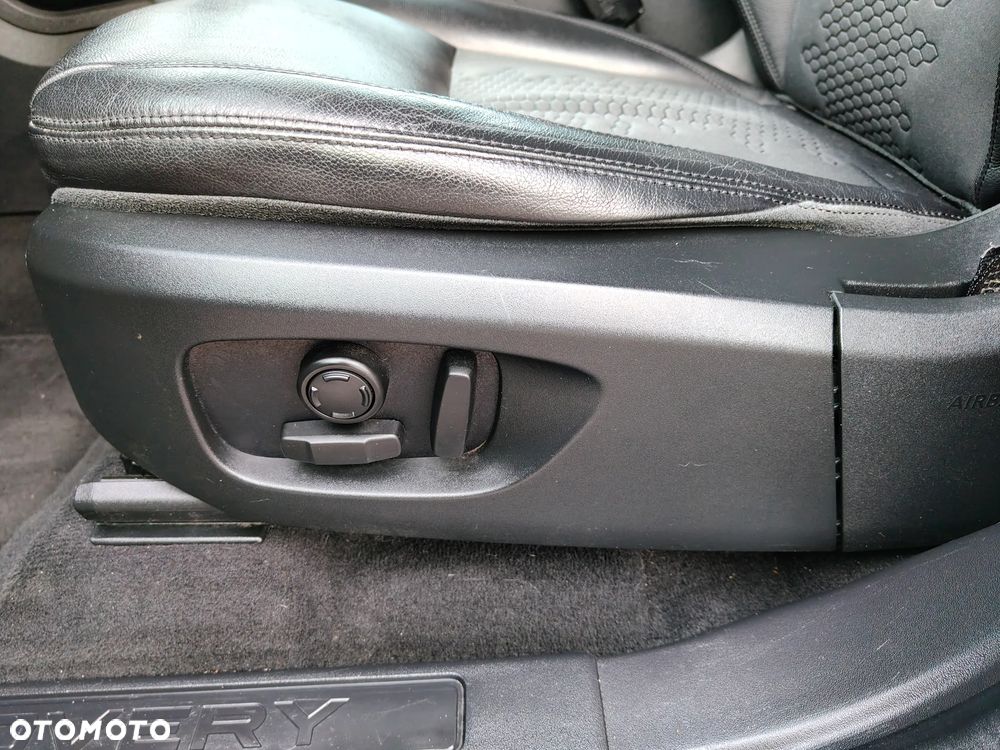 Land Rover Discovery Sport 2.0 Si4 SE - 13