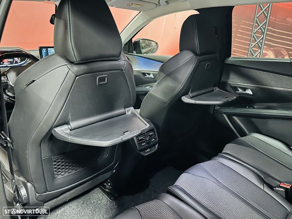 Peugeot 5008 1.2 PureTech Allure Pack EAT8 - 26