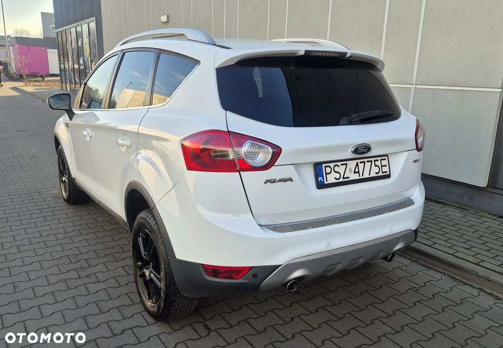 Ford Kuga 2.0 TDCi 2x4 Titanium - 3