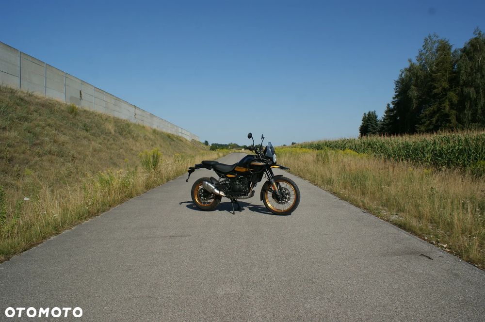 Royal Enfield Himalayan - 2