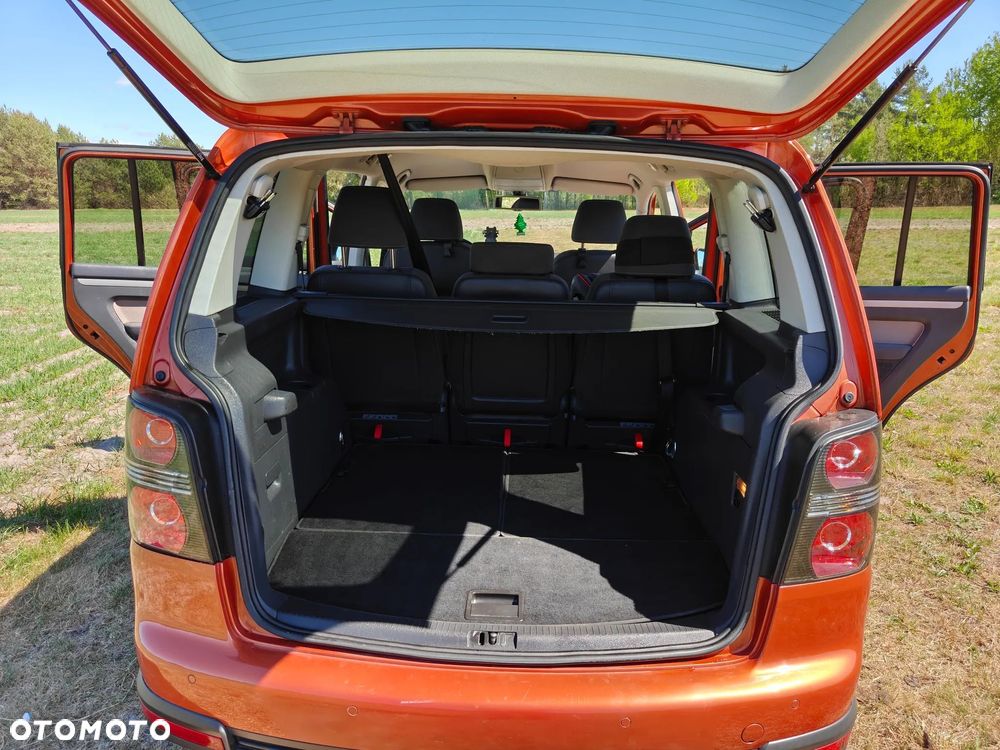 Volkswagen Touran 1.4 TSI DSG STYLE - 9