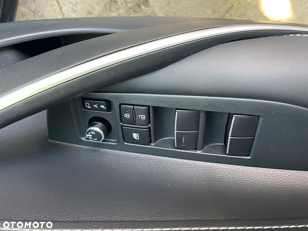 Toyota Corolla - 25