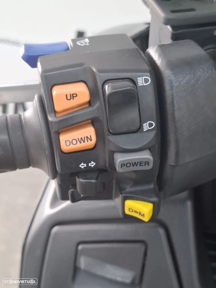 Suzuki Burgman 650 EXECUTIVE - 9