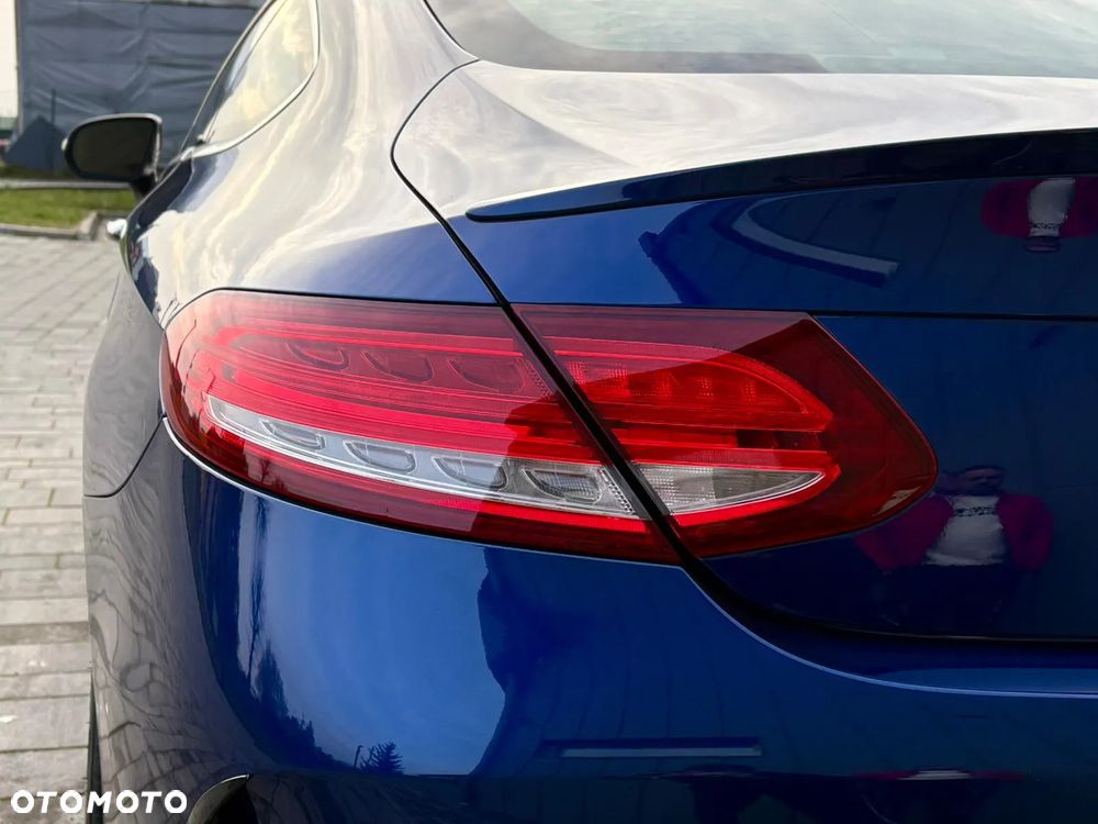 Mercedes-Benz Klasa C 300 7G-TRONIC - 15