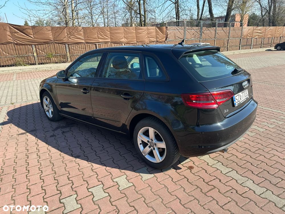 Audi A3 Sportback 1.6 TDI Attraction - 2