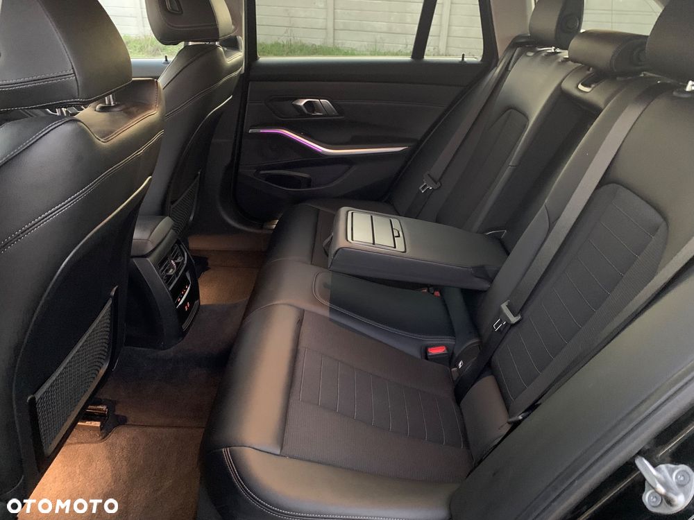 BMW Seria 3 318d Sport Line Shadow - 20