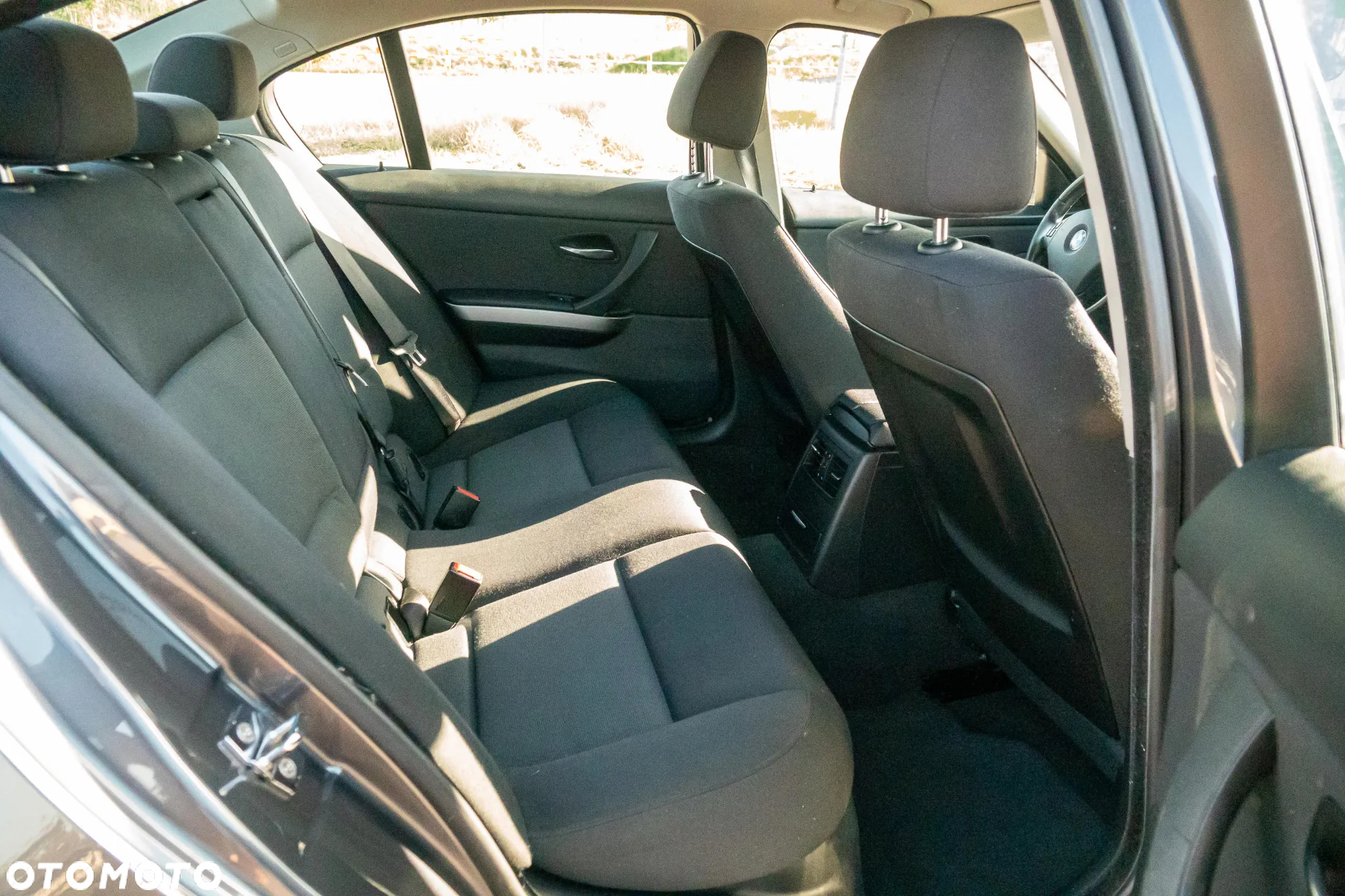 BMW Seria 3 318i - 26