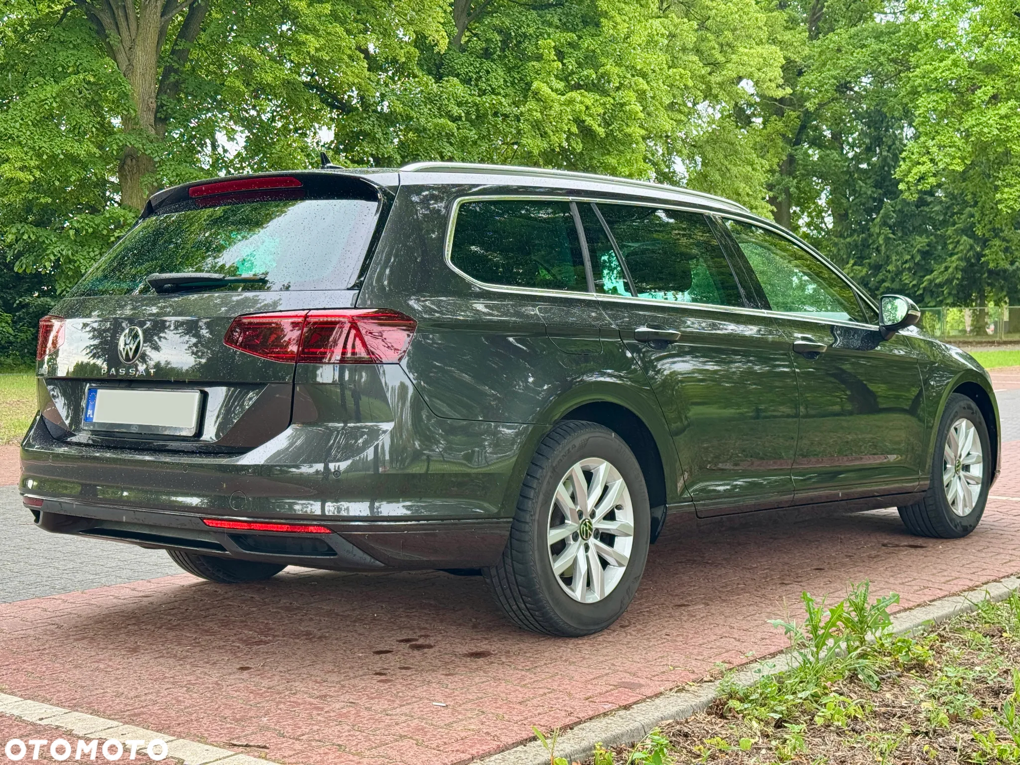 Volkswagen Passat Variant 2.0 TDI SCR DSG Business - 5
