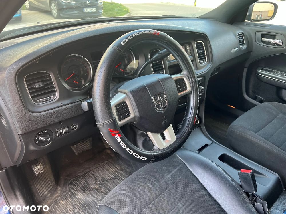 Dodge Charger 5.7 V8 RT - 11