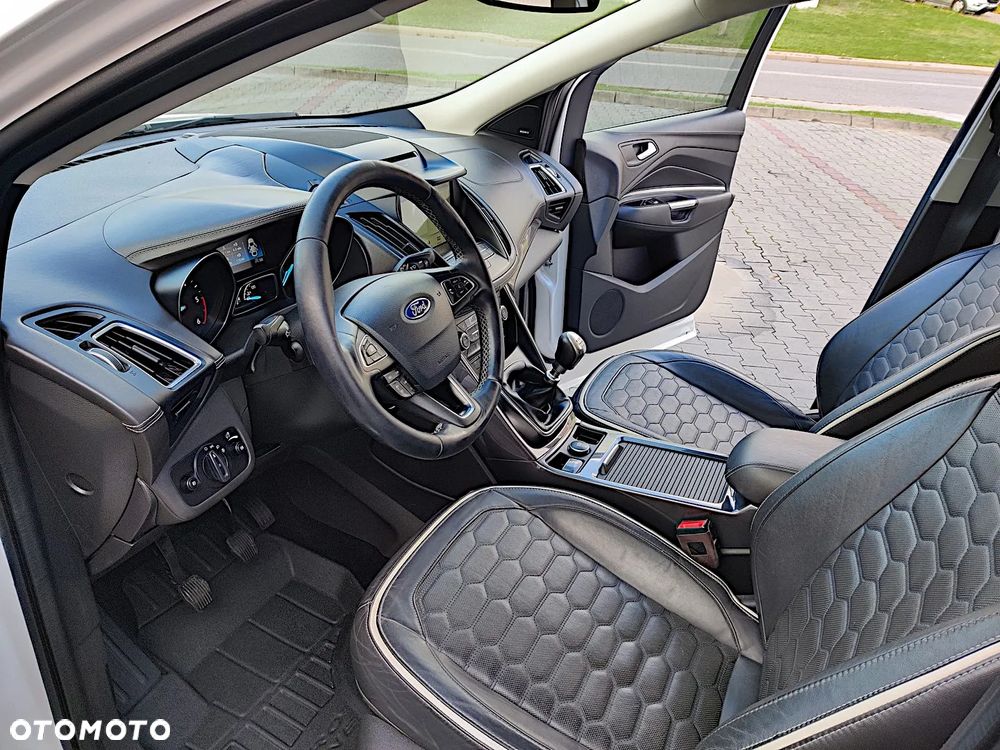 Ford Kuga 2.0 TDCi 2x4 Vignale - 22