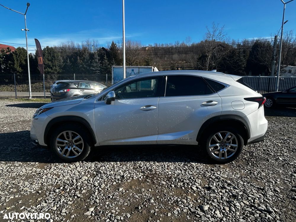 Lexus Seria NX 300h E-FOUR - 4