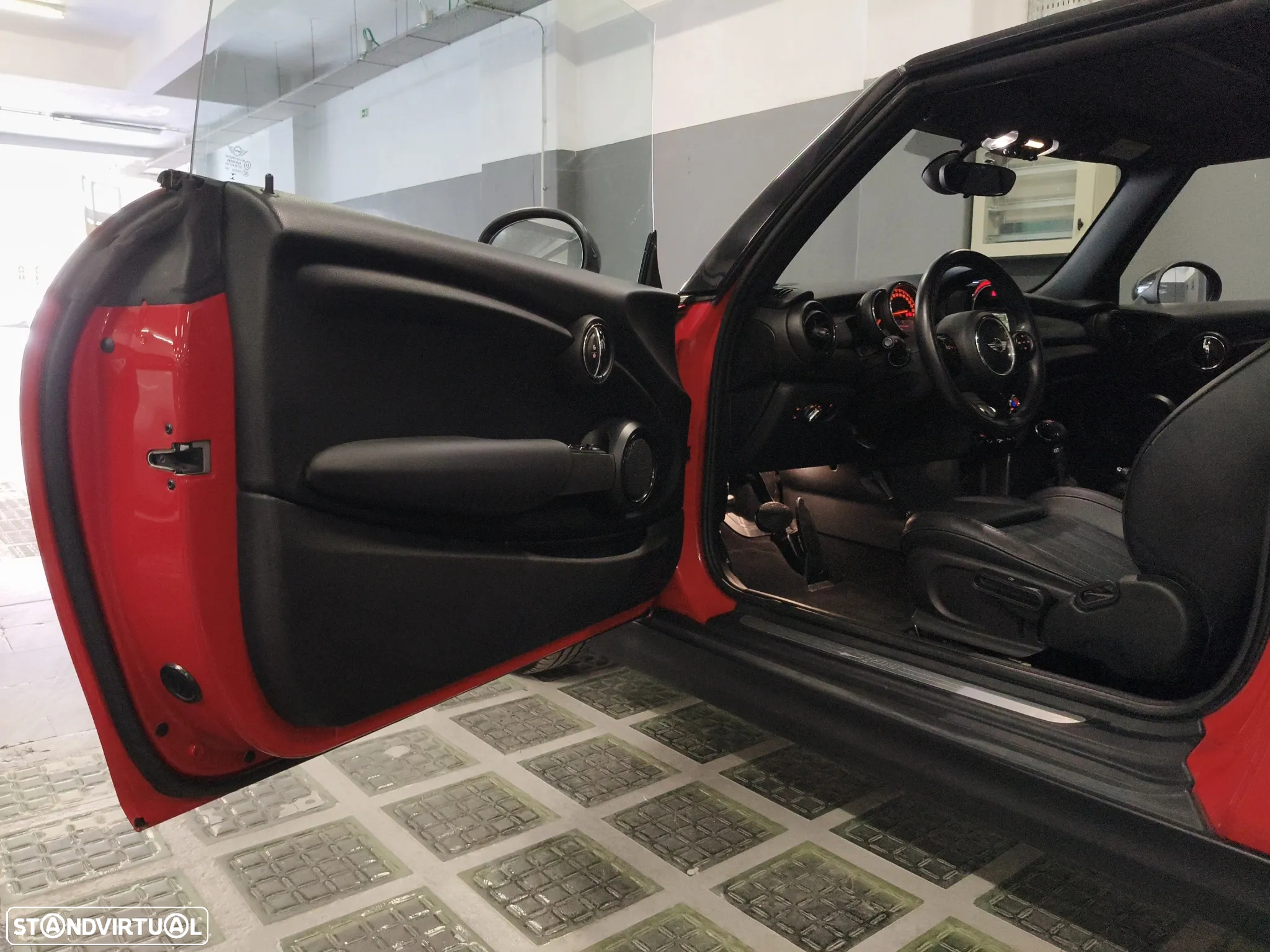 MINI Cabrio Cooper Auto - 12