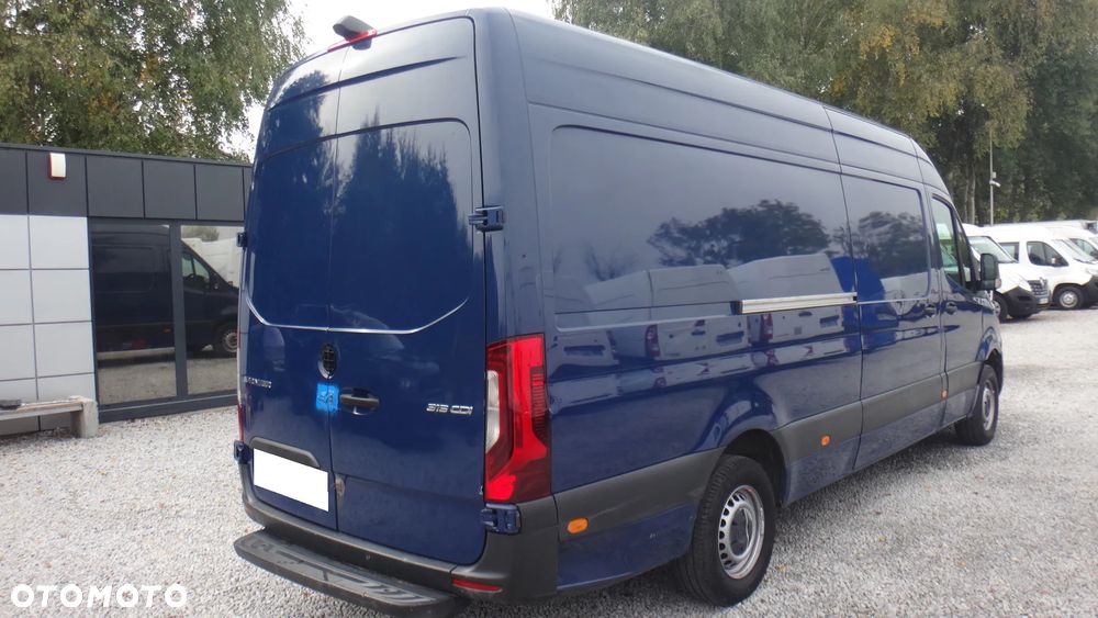 Mercedes-Benz Sprinter - 2
