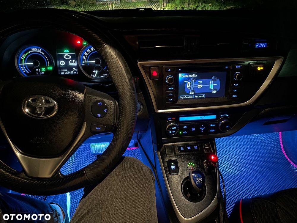 Toyota Auris 1.8 HSD Luna - 14