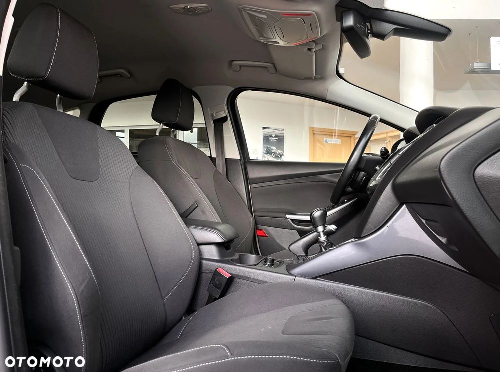 Ford Focus 1.6 EcoBoost Titanium - 24