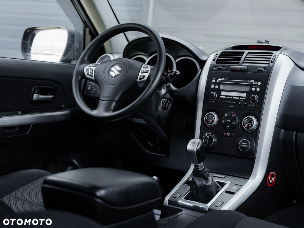 Suzuki Grand Vitara 1.9 DDiS Comfort + DPF Family - 19